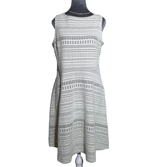 Banana Republic Dresses & Skirts - Banana Republic Womens Jacquard Knit Dress Sz 12P Ivory Black Cotton Blend